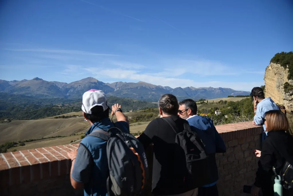 Panorama sui Monti Sibillini da Montefalcone Appennino